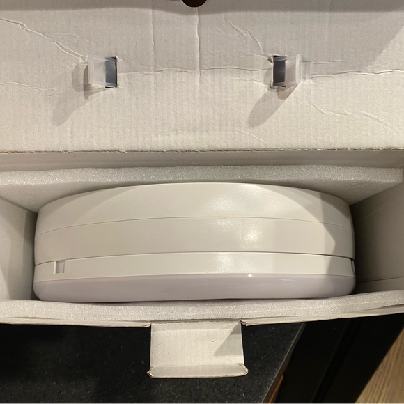 Ring light with cell phone holder 10 inch New in Box - Picture 6 of 8